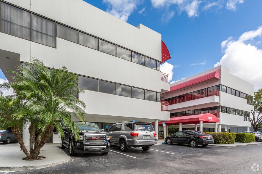 More Photos Of 6175 NW 153rd St, Miami Lakes Medical For Lease