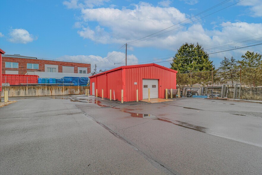 More Photos Of 315 Northampton St, Kingston Industrial For Sale