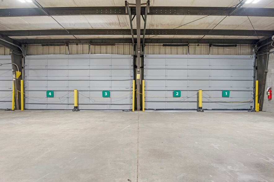 More Photos Of 161 Center St, Jacksonville Truck Terminal For Lease