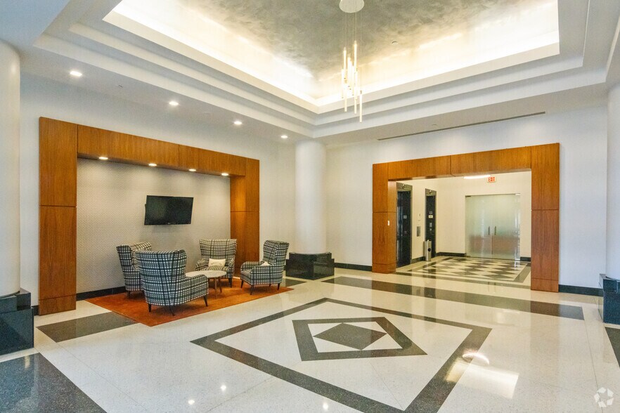 More Photos Of 1010 N Glebe Rd, Arlington Office For Lease