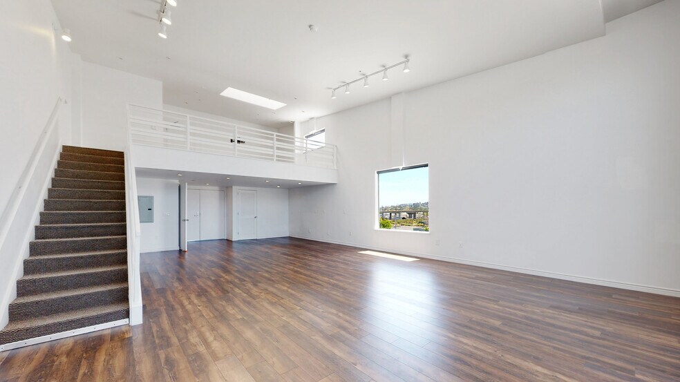 More Photos Of 1250 Missouri St, San Francisco Light Distribution For Lease