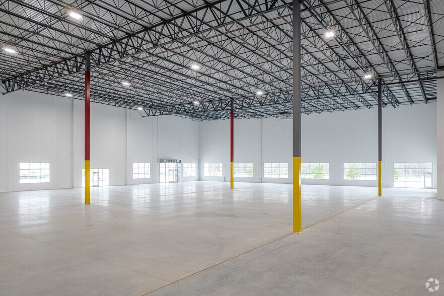 More Photos Of 542 SE Loop 410, San Antonio Warehouse For Lease