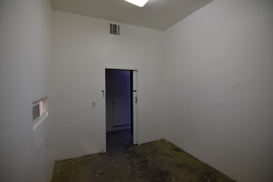 More Photos Of 2153-2173 W Washington Blvd, Los Angeles Storefront Retail Residential For Lease