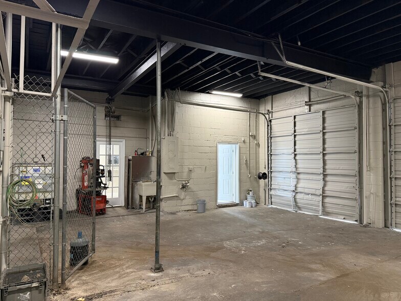 More Photos Of 3518 Jackson Ave, Memphis Auto Repair For Lease