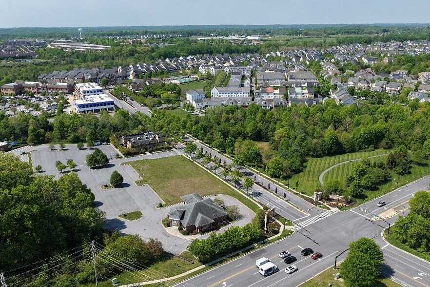 More Photos Of 7405 Maple Lawn Blvd, Fulton Bank For Lease