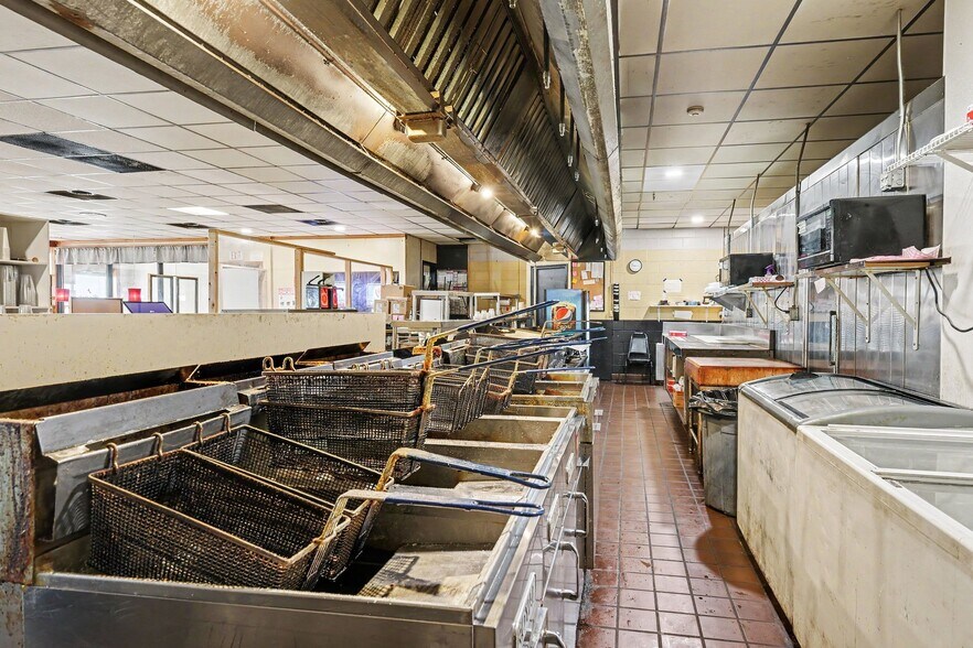 More Photos Of 552 Rt-104, Ontario Restaurant For Sale