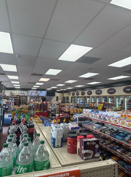 More Photos Of 1317 SW Market St, Lee's Summit Service Station For Sale
