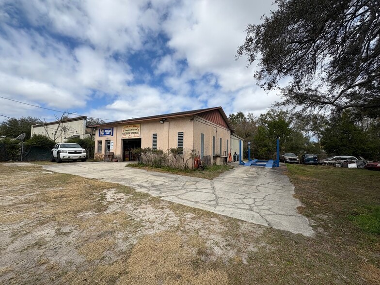 More Photos Of 38525 Palm Grove Dr, Zephyrhills Auto Repair For Sale