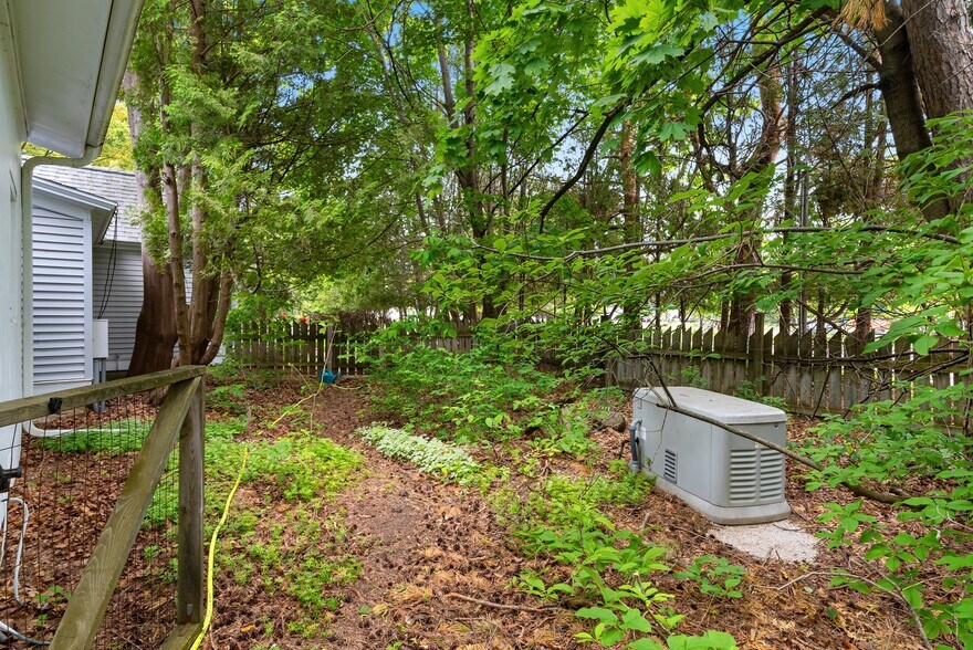 More Photos Of 10320 Water Steet, Sister Bay Storefront Retail Office For Sale