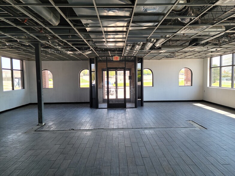 More Photos Of 13810-13854 Lakeside Cir, Sterling Heights Storefront Retail Office For Sale