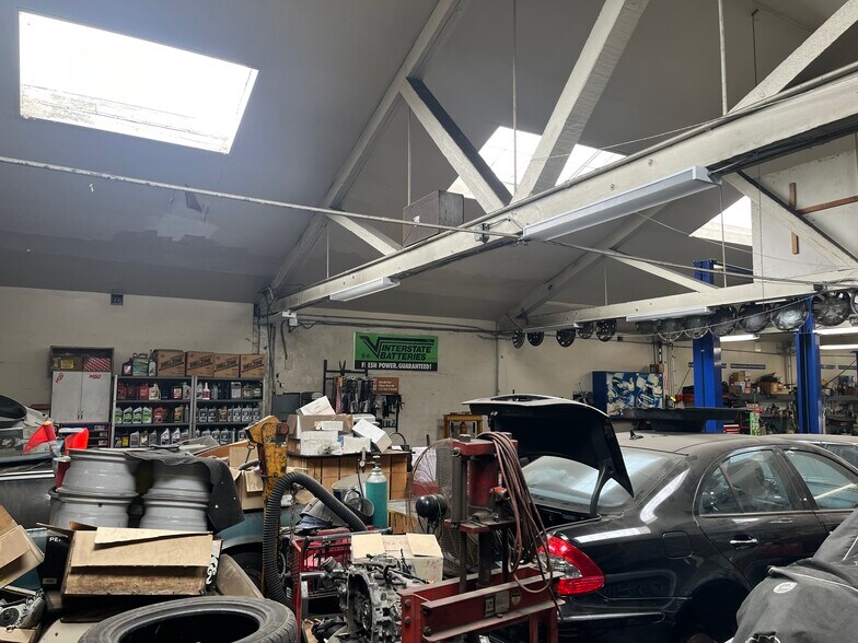 More Photos Of 2132 Dwight Way, Berkeley Auto Repair For Sale