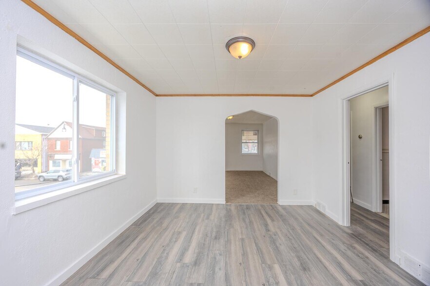 More Photos Of 2101 Pine Ave, Niagara Falls Storefront Retail Residential For Sale