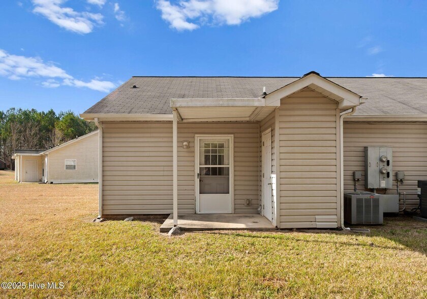 More Photos Of 202 Laurel Ave, Wadesboro Apartments For Sale
