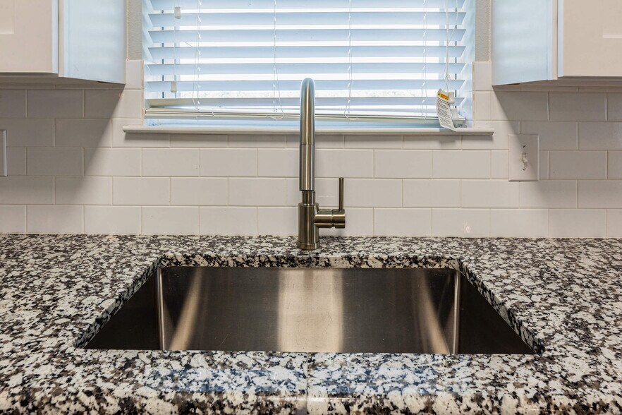 More Photos Of 113 North Park Ct, Springtown Apartments For Sale