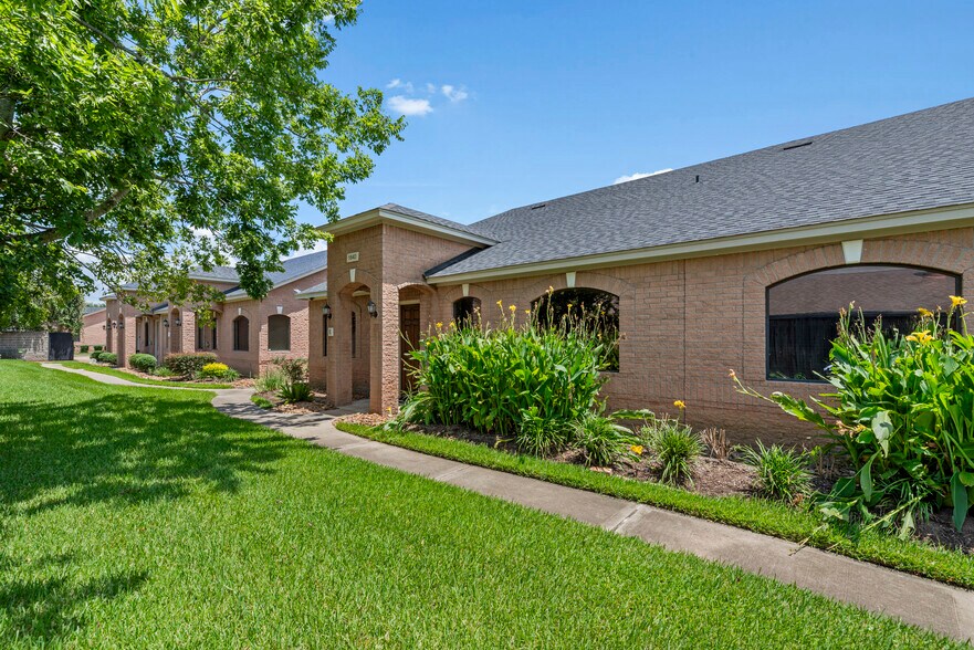 More Photos Of 1840 Snake River Rd, Katy Medical For Sale