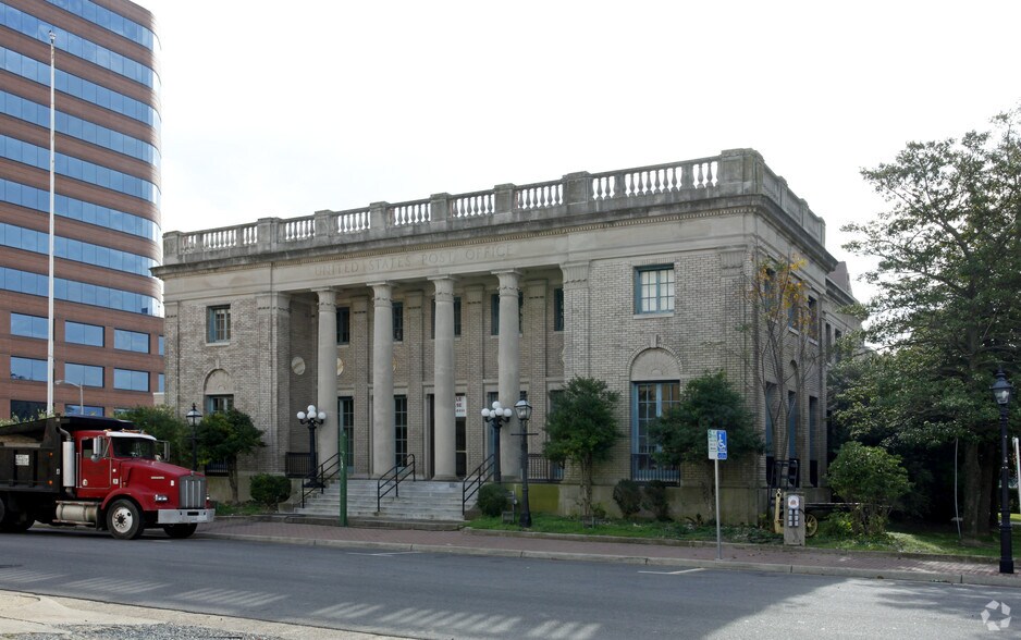 Primary Photo Of 132 E Queen St, Hampton General Retail For Sale