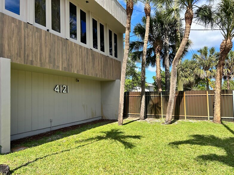 More Photos Of 4121 NW 5th St, Plantation Medical For Lease