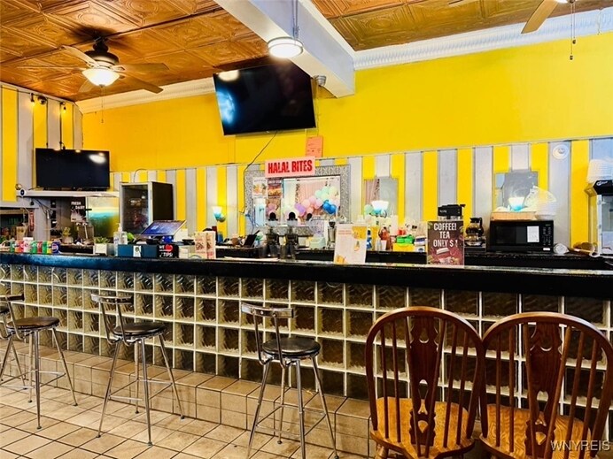 More Photos Of 1701 Pine Ave, Niagara Falls Restaurant For Sale