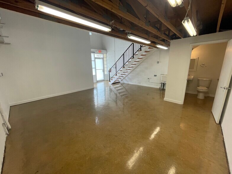 More Photos Of 12304 SW 132nd Ct, Miami Distribution For Lease