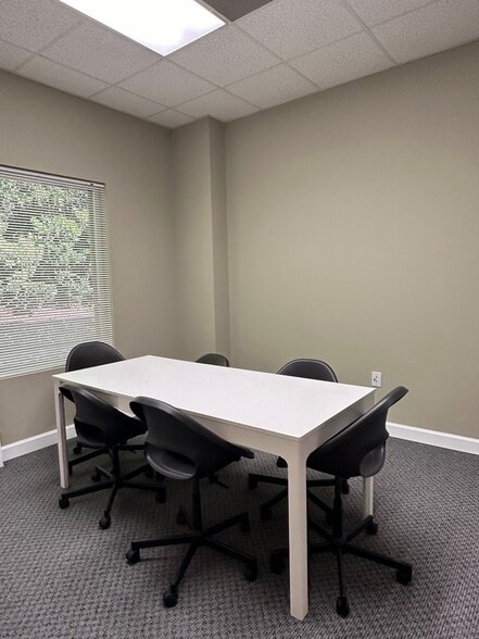 More Photos Of 3721 Lynn Rd, Raleigh Unknown For Lease