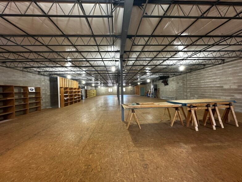 More Photos Of 2225 W Franklin St, Evansville Storefront For Sale