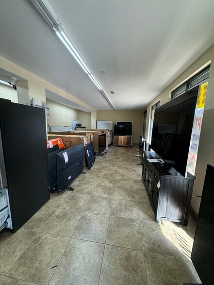 More Photos Of 2856-2854 W 63rd St, Chicago Storefront For Lease