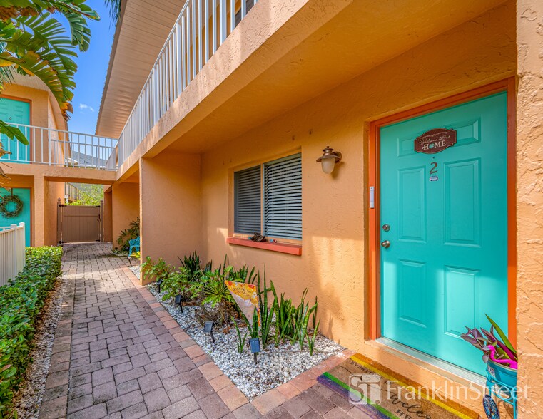 More Photos Of 1405 S Lorenzo Ave, Tampa Apartments For Sale