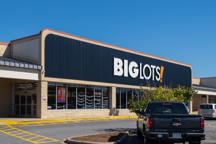 More Photos Of 1008 Crossroads Dr, Statesville Unknown For Lease