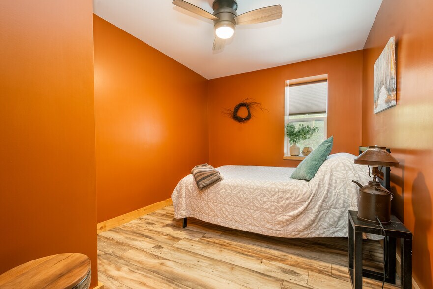 More Photos Of 541 Spruce St, Thomas Flex For Sale