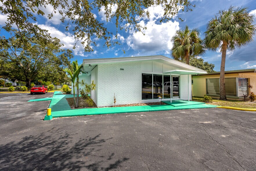 More Photos Of 2100 Dr Martin Luther King Jr St S, Saint Petersburg Medical For Sale