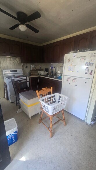 More Photos Of 5835 8th St, Zephyrhills Flex For Sale
