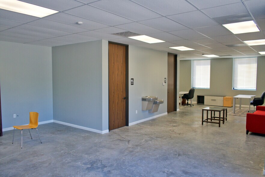 More Photos Of 8717 Humble Westfield Rd, Humble Warehouse For Sale