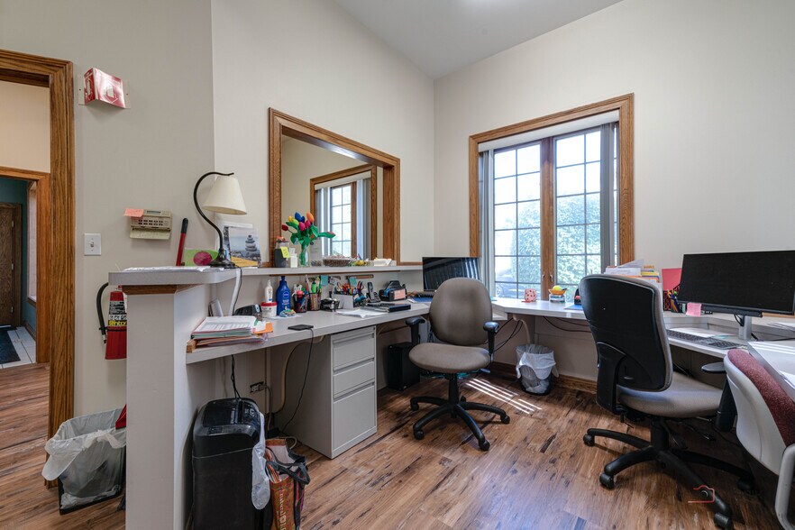 More Photos Of 1017-1019 W Park Ave, Libertyville Medical For Sale