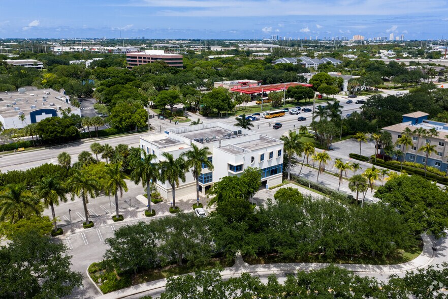 More Photos Of 2505 Metrocentre Blvd, West Palm Beach Medical For Lease
