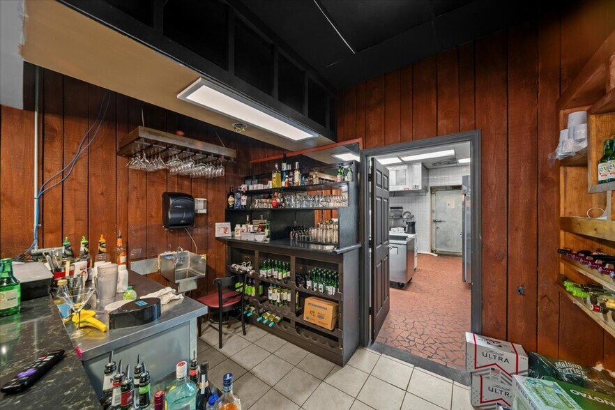 More Photos Of 111 Middleton Way, Greer Restaurant For Sale