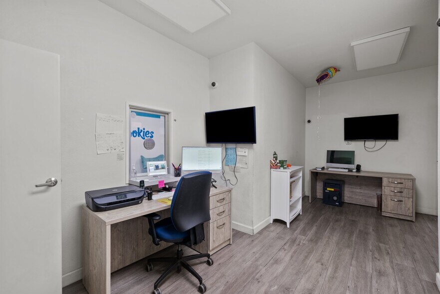 More Photos Of 1017 E Ocean Ave, Lompoc Medical For Sale