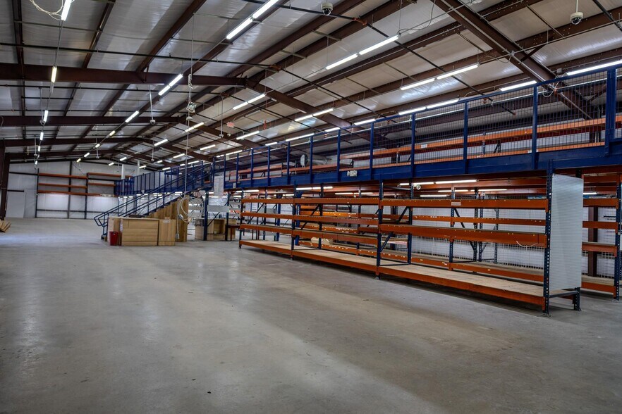 More Photos Of 2020 Fort Worth Hwy, Weatherford Freestanding For Sale