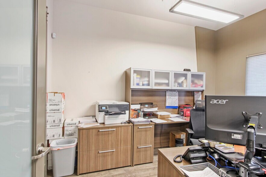 More Photos Of 2262 Maryann Dr, Turlock Manufacturing For Sale