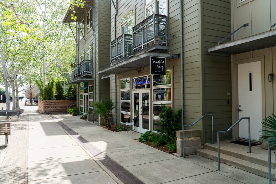 More Photos Of 1601 E 5th St, Austin Apartments For Lease