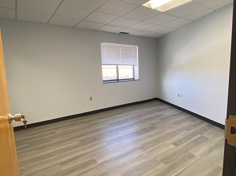 More Photos Of 329-331 Washington St, Woburn Medical For Lease