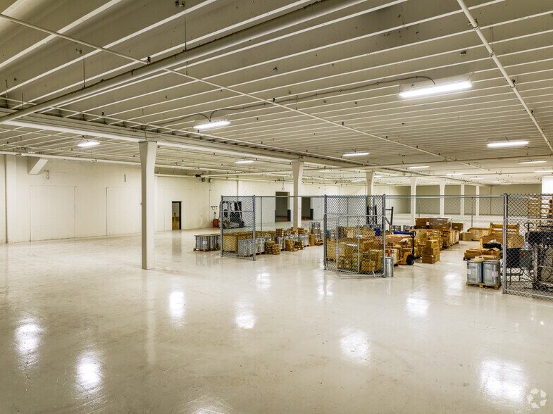 More Photos Of 414 N Meriah St, Landis Warehouse For Lease