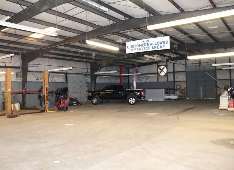 4105 E Clay St, Vicksburg, MS 39183 Auto Dealership For Sale