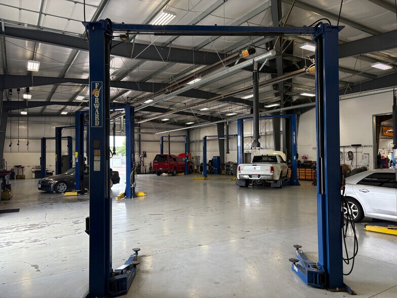 More Photos Of 5236 Pacific Blvd SW, Albany Warehouse For Sale