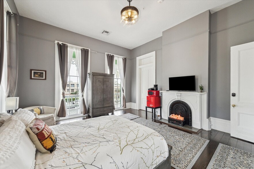 More Photos Of 1502 Market St, Galveston Hospitality For Sale