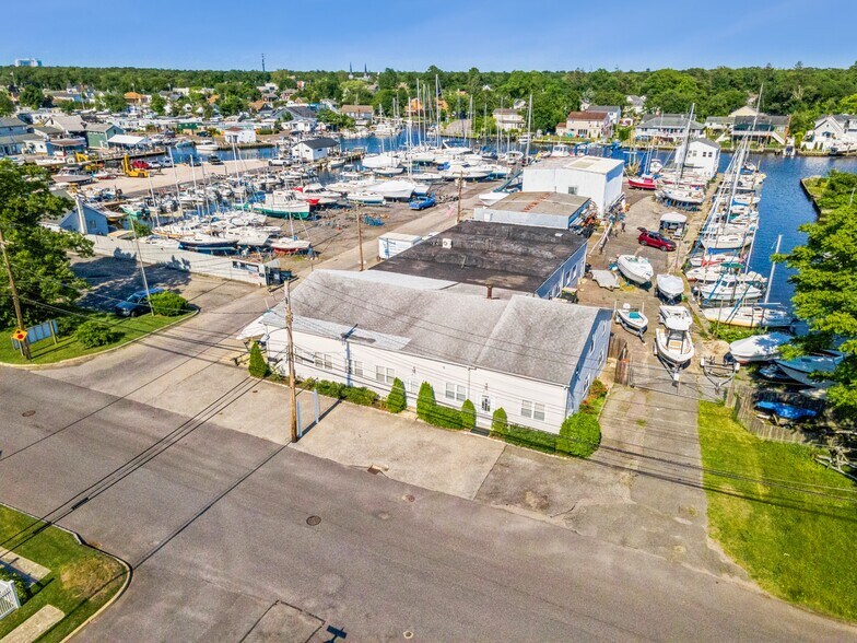 More Photos Of 41 Degnon Blvd, Bay Shore Manufacturing For Sale