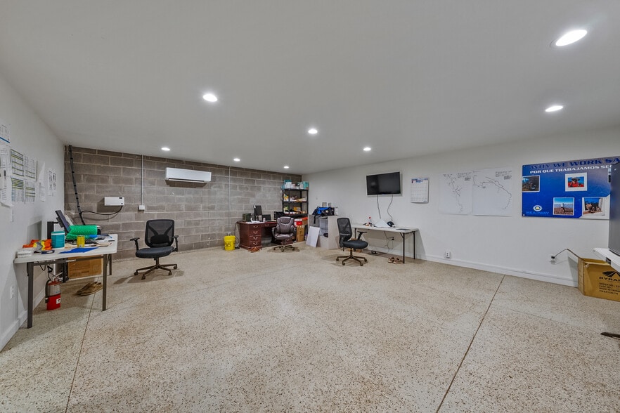 More Photos Of 1918 Bobcat Way, White City Warehouse For Sale