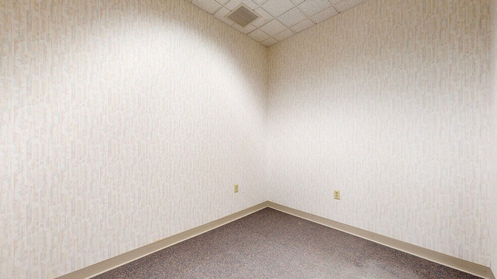 More Photos Of 2228-2230 Sunset Blvd, Steubenville Office For Lease