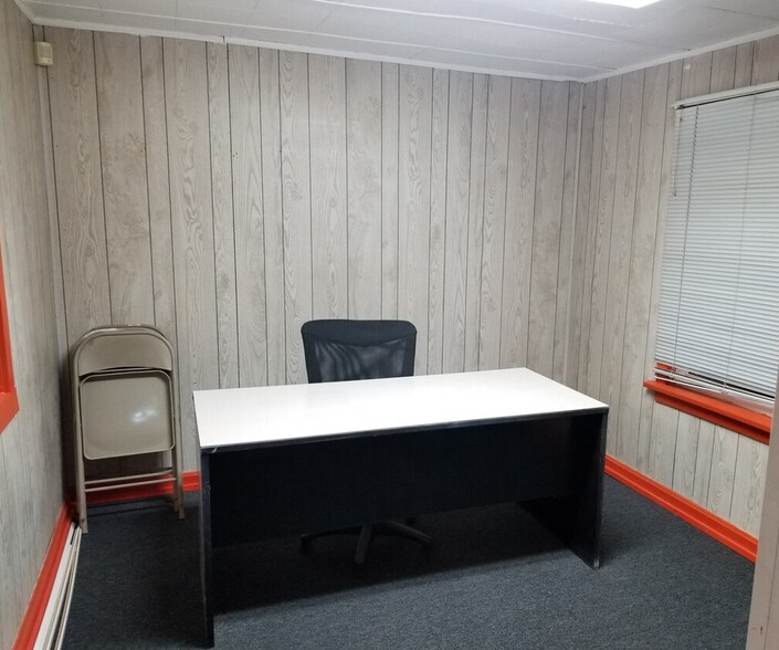 More Photos Of 2161 N Rand Rd, Palatine Auto Dealership For Sale