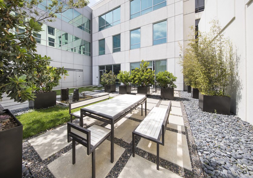 More Photos Of 9320 Wilshire Blvd, Beverly Hills Office For Lease