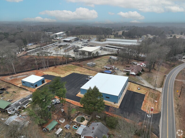 More Photos Of 2078 Statesville Hwy, Mooresville Warehouse For Lease